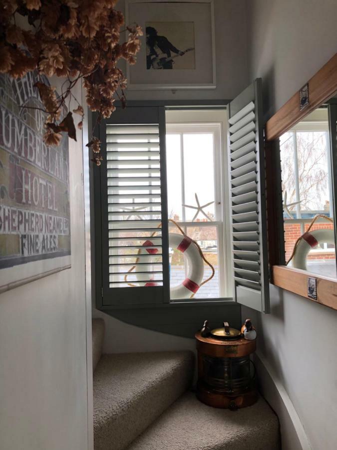 Waves Whitstable Villa ภายนอก รูปภาพ