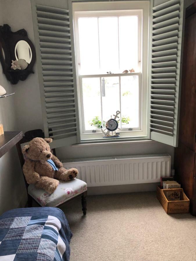 Waves Whitstable Villa ภายนอก รูปภาพ